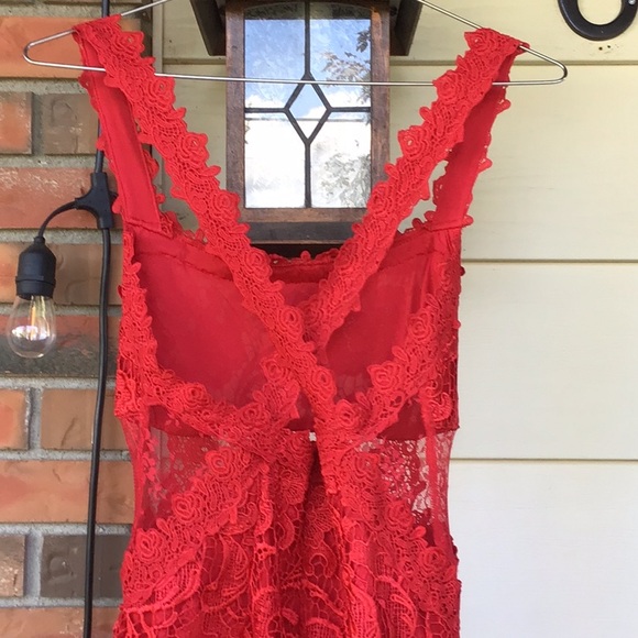 Lace Dress by VENUS size 6 - Picture 4 of 6